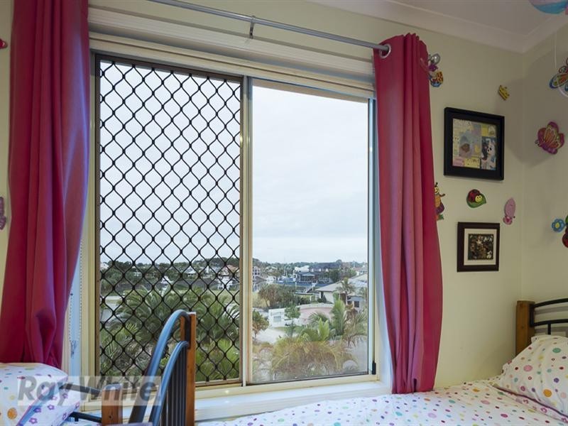 4/20 Mainsail Street, Birkdale QLD 4159