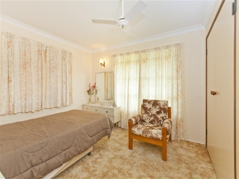 4 Azalea Street, Redland Bay QLD 4165