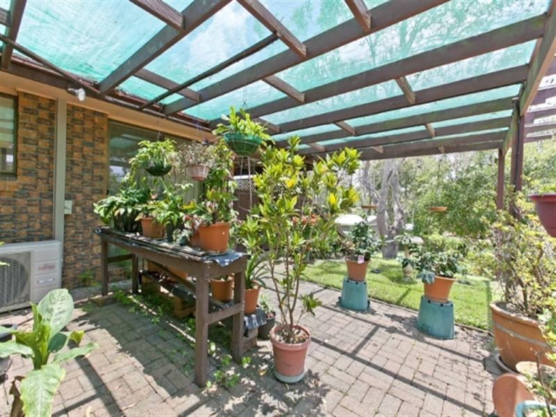 4 Azalea Street, Redland Bay QLD 4165