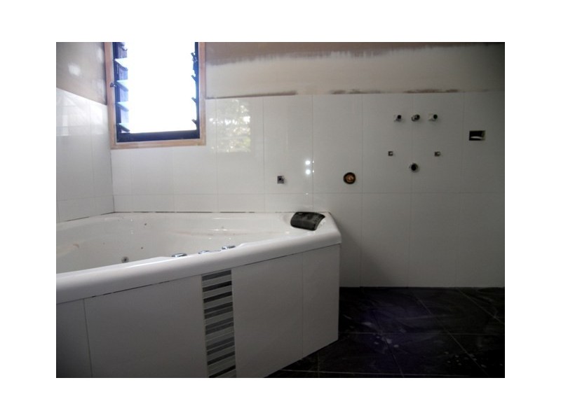 13 Spike Street, Redland Bay QLD 4165