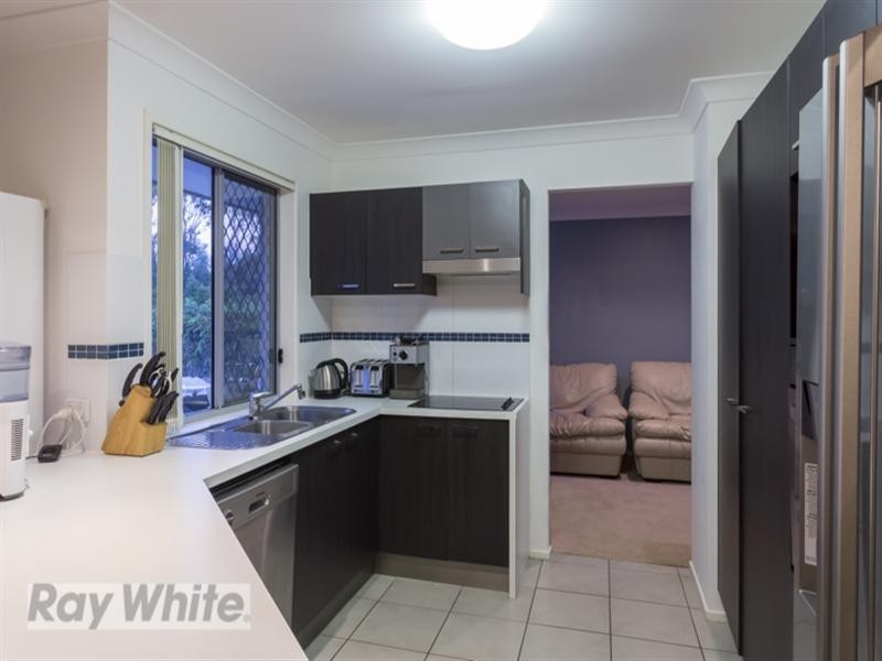 17 Aqua Crest, Redland Bay QLD 4165