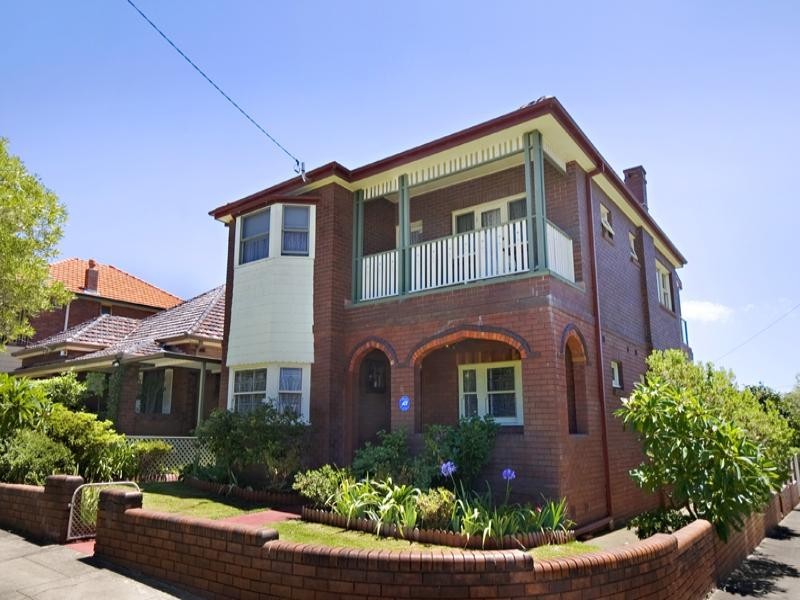 16 First Avenue, Rodd Point NSW 2046