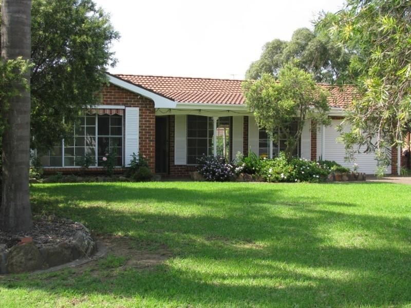 2 Raleigh Close, St Clair NSW 2759