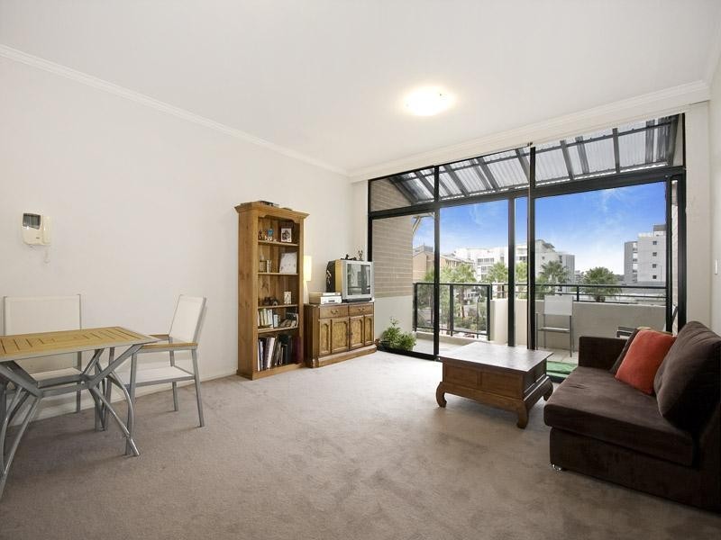190/4 Dolphin Close, Chiswick NSW 2046