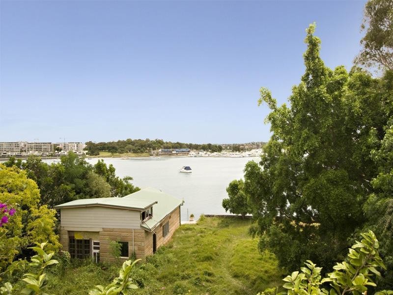 2A Checkley, Abbotsford NSW 2046