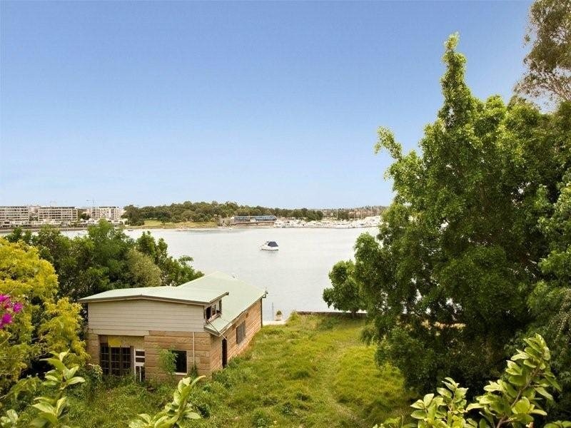 1/2A Checkley, Abbotsford NSW 2046