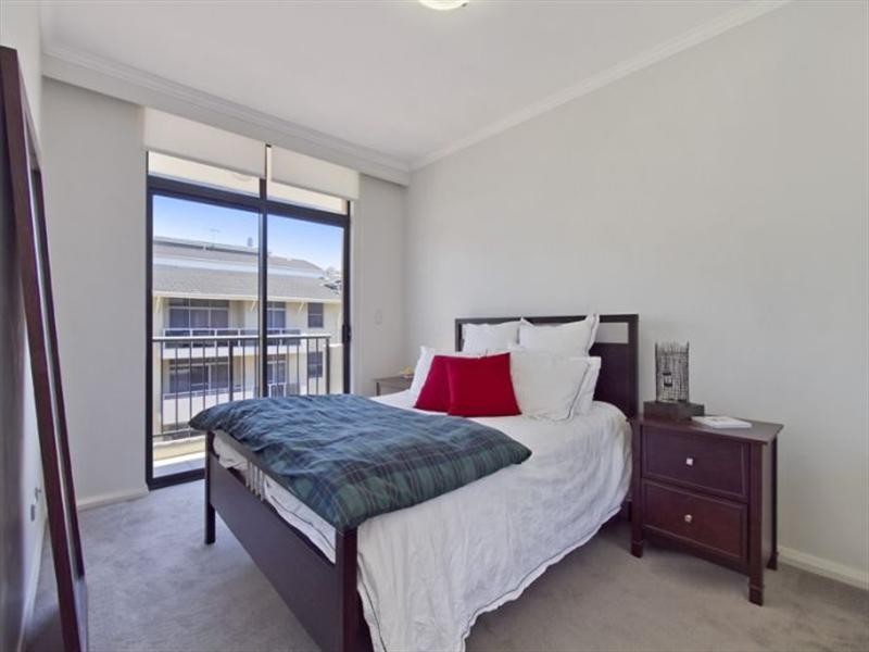 200/4 Dolphin Close, Chiswick NSW 2046