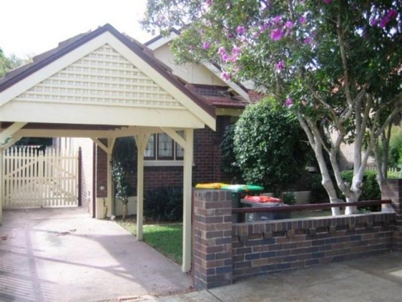 18 Louden Street, Canada Bay NSW 2046