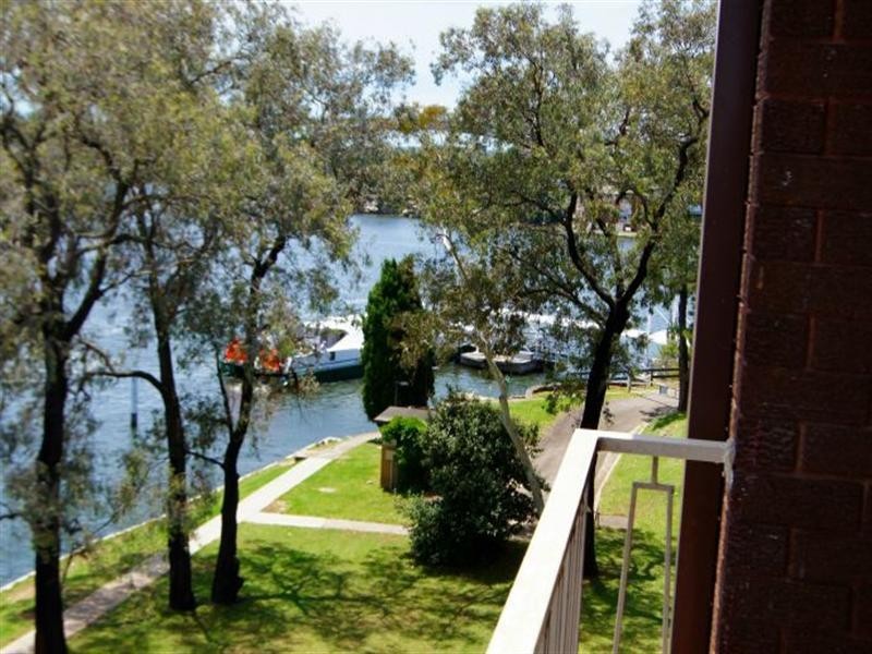 19/11 Bortfield Drive, Chiswick NSW 2046