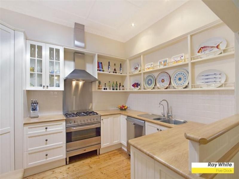 9 Warwillah Road, Russell Lea NSW 2046