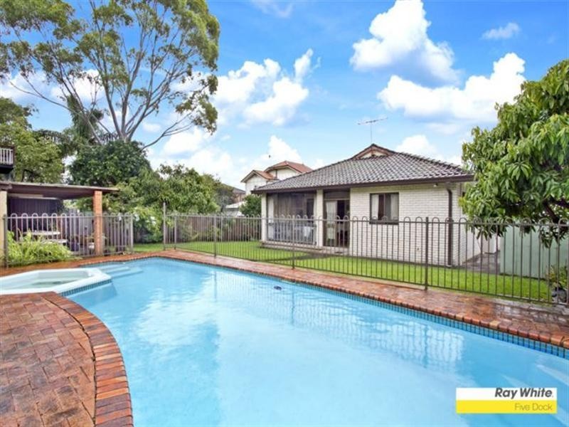 3 Fitzroy Street, Abbotsford NSW 2046