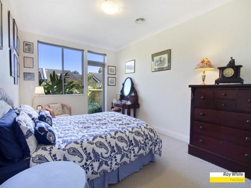 6 Kings Park Walk, Five Dock NSW 2046