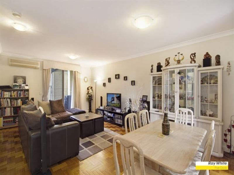 2 Kings Park Circuit, Five Dock NSW 2046