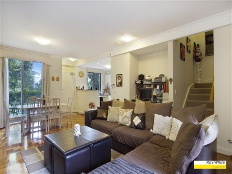 2 Kings Park Circuit, Five Dock NSW 2046