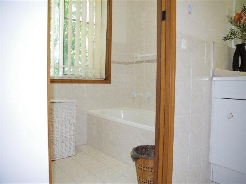 4 Gannet Crescent, Old Bar NSW 2430