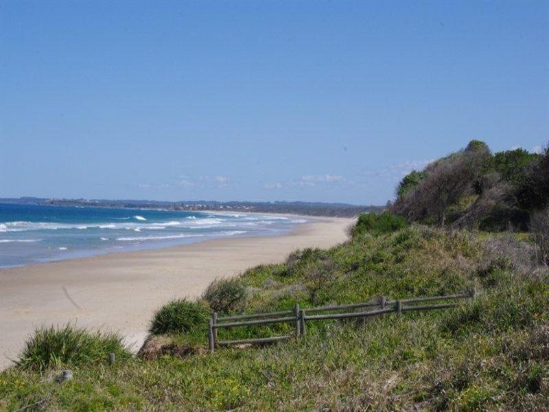 4 Gannet Crescent, Old Bar NSW 2430