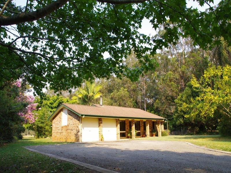 135 Beach Road, Mitchells Island NSW 2430