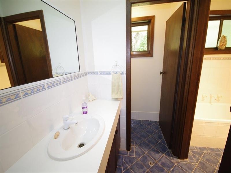 135 Beach Road, Mitchells Island NSW 2430