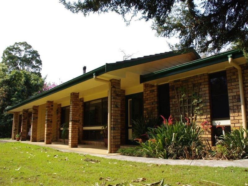 135 Beach Road, Mitchells Island NSW 2430