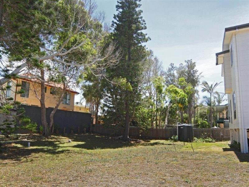 21 Pacific Parade, Old Bar NSW 2430