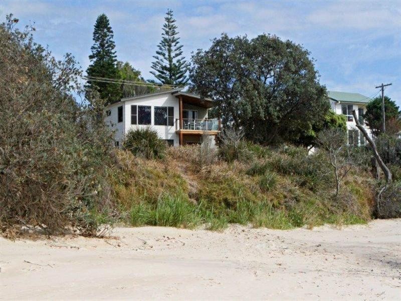 21 Pacific Parade, Old Bar NSW 2430