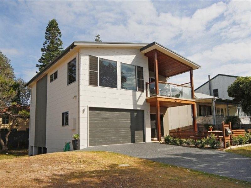 21 Pacific Parade, Old Bar NSW 2430