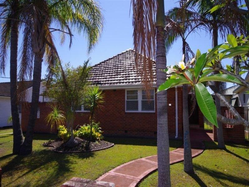 17 Kanangra Drive, Taree NSW 2430