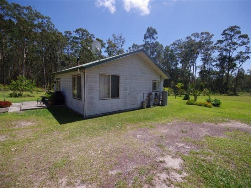 204 Aerodrome Road, Nabiac NSW 2312