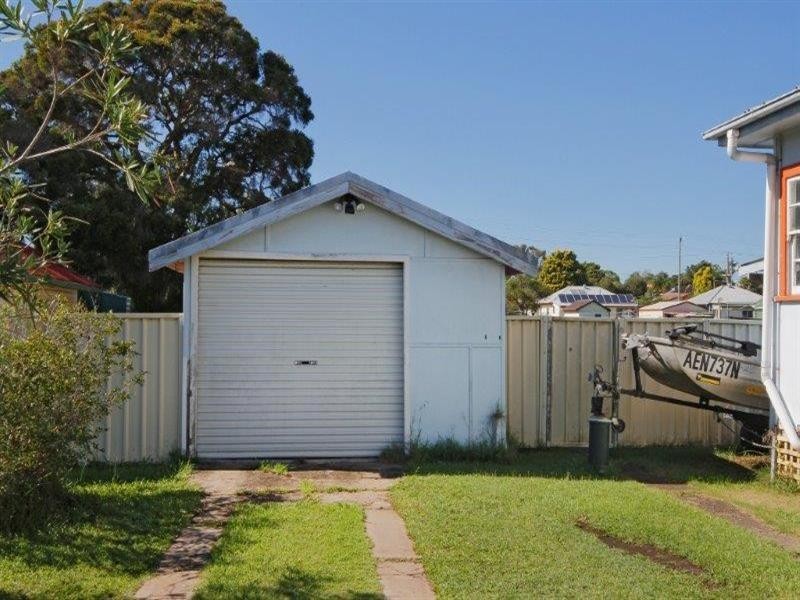 14 Deb Street, Taree NSW 2430