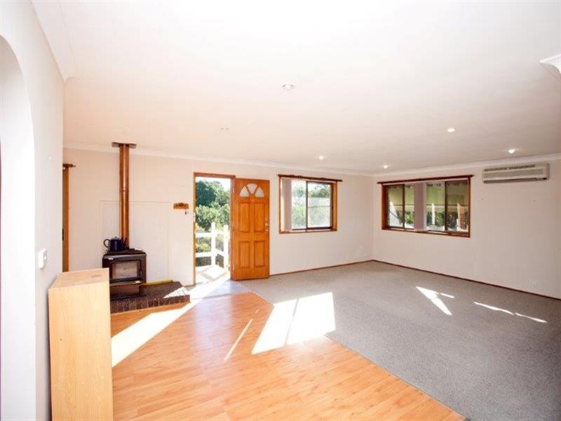 9 Riverview Drive, Wingham NSW 2429