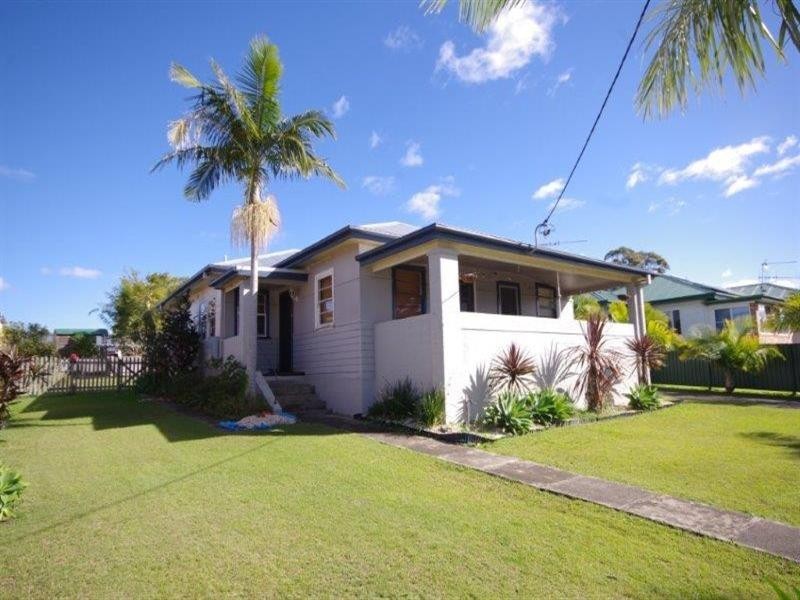 8 Boomerang Street, Taree NSW 2430