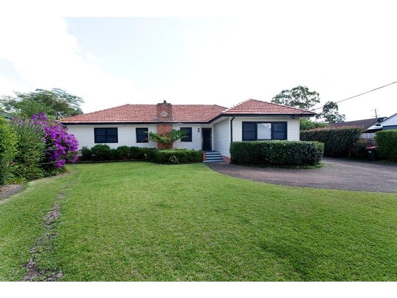 1 Bayview Crescent, Taree NSW 2430