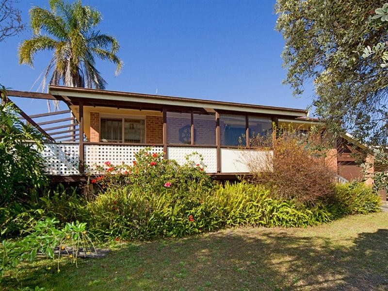 32 Molong Road, Old Bar NSW 2430