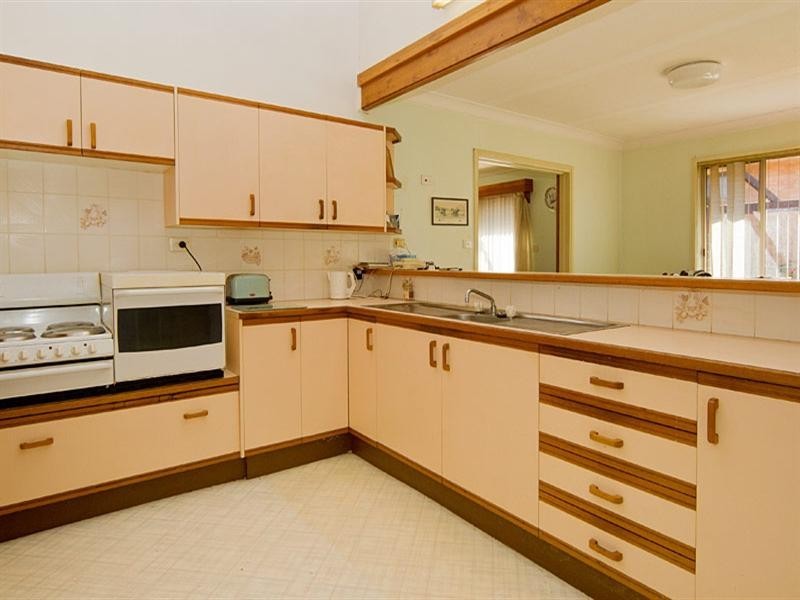 32 Molong Road, Old Bar NSW 2430