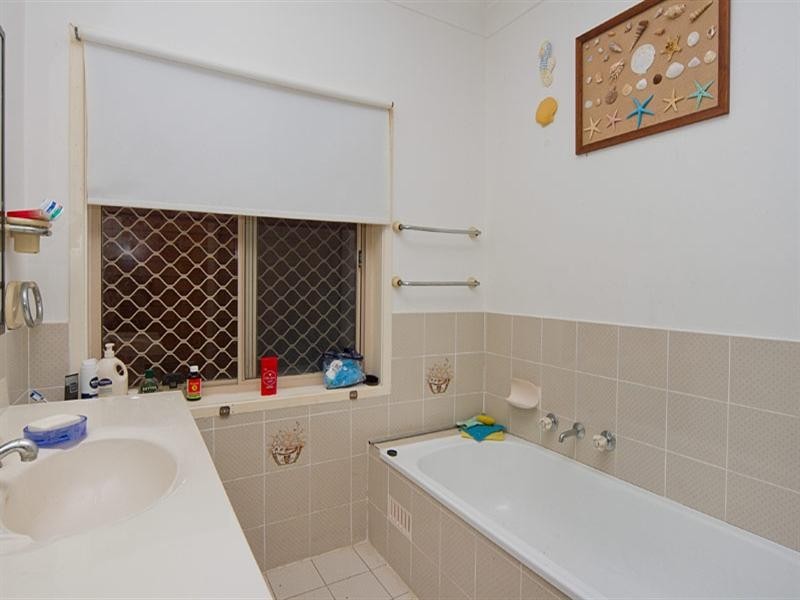 32 Molong Road, Old Bar NSW 2430