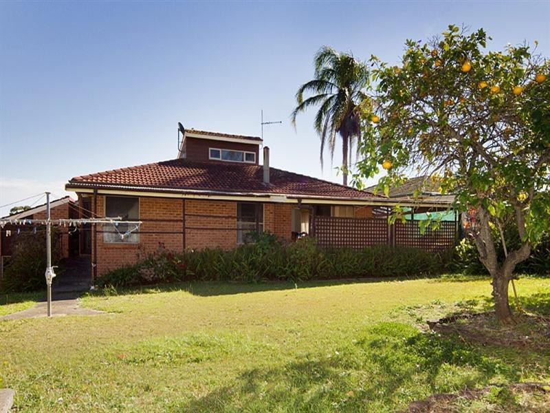 32 Molong Road, Old Bar NSW 2430