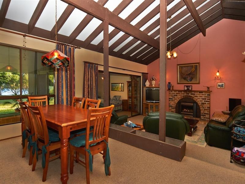 24 Cowans Lane, Oxley Island NSW 2430