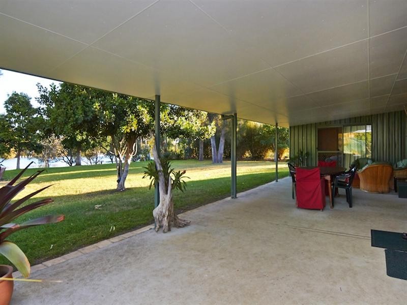 24 Cowans Lane, Oxley Island NSW 2430