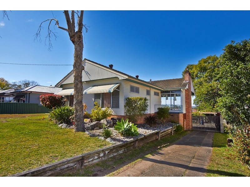 24 Edinburgh Drive, Taree NSW 2430