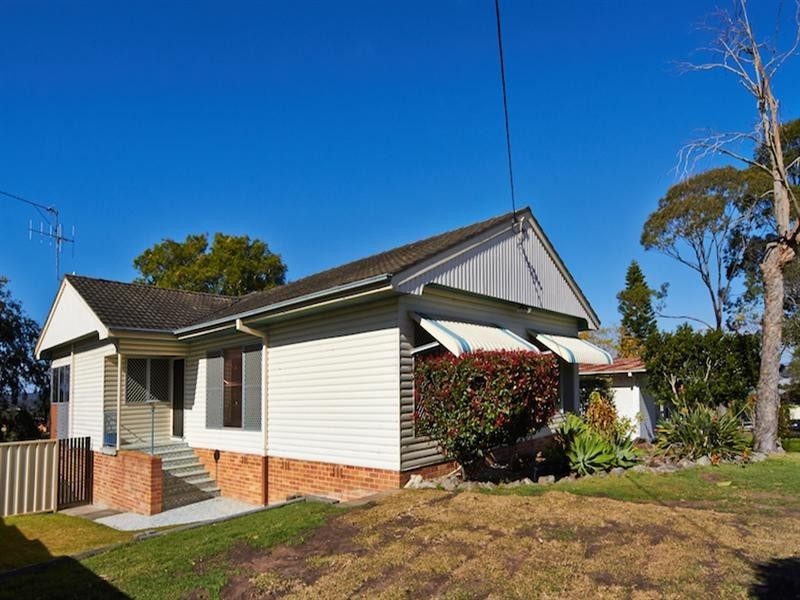 24 Edinburgh Drive, Taree NSW 2430