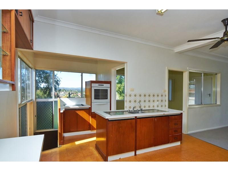 24 Edinburgh Drive, Taree NSW 2430