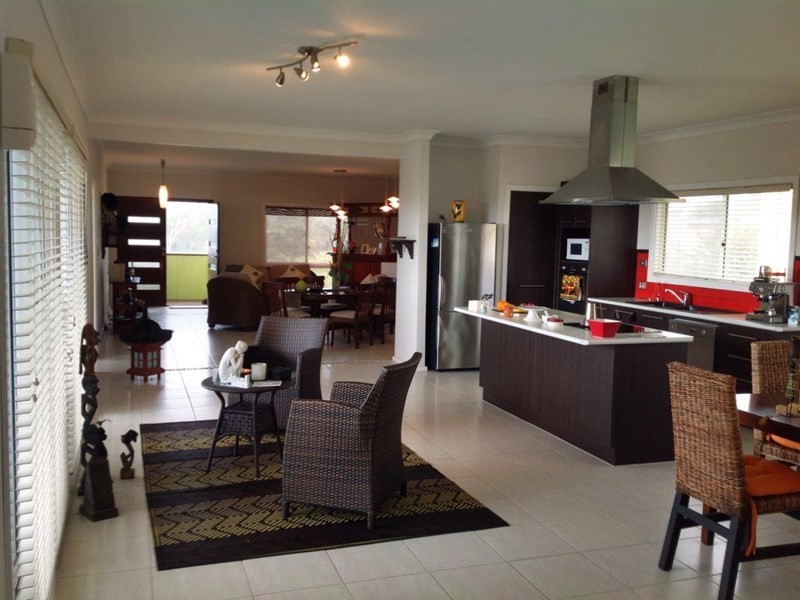 32 Emerald Drive, Diamond Beach NSW 2430