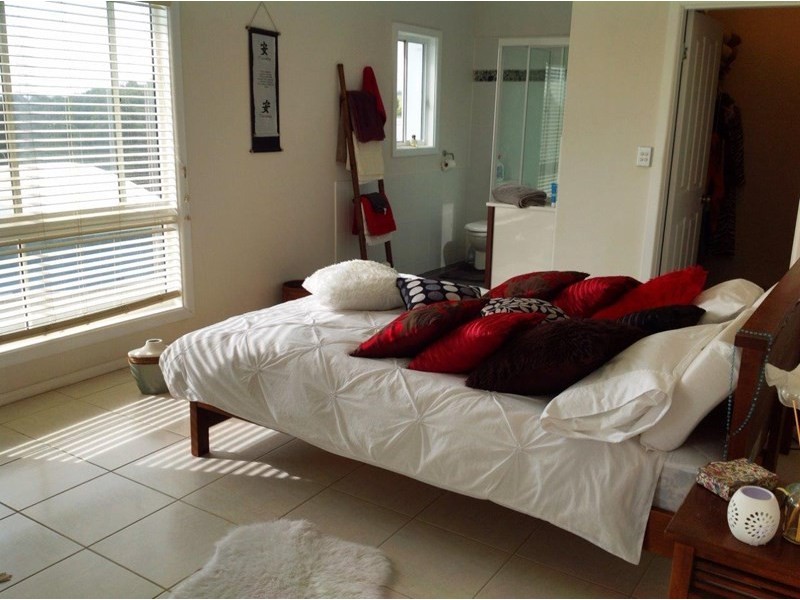 32 Emerald Drive, Diamond Beach NSW 2430