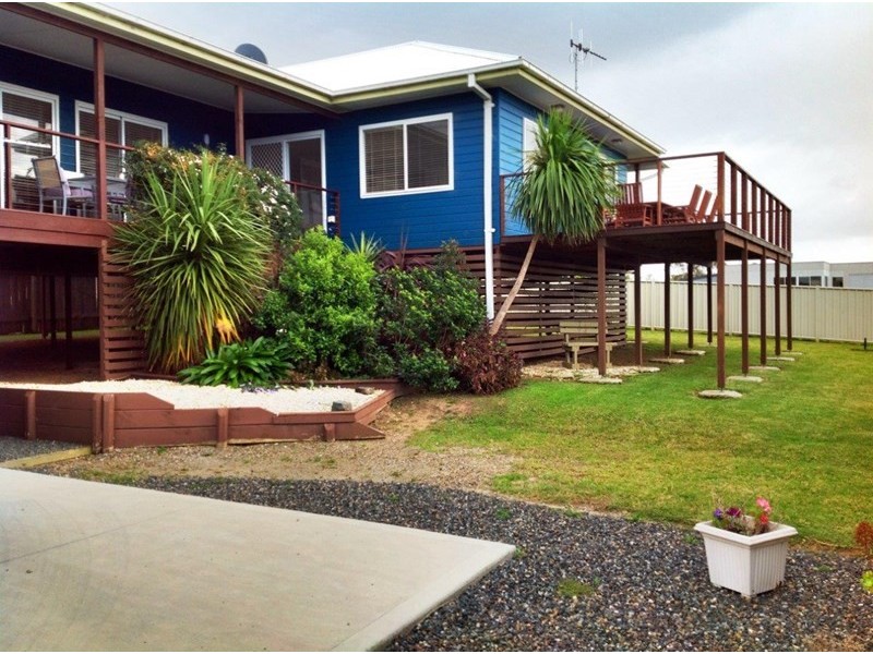 32 Emerald Drive, Diamond Beach NSW 2430