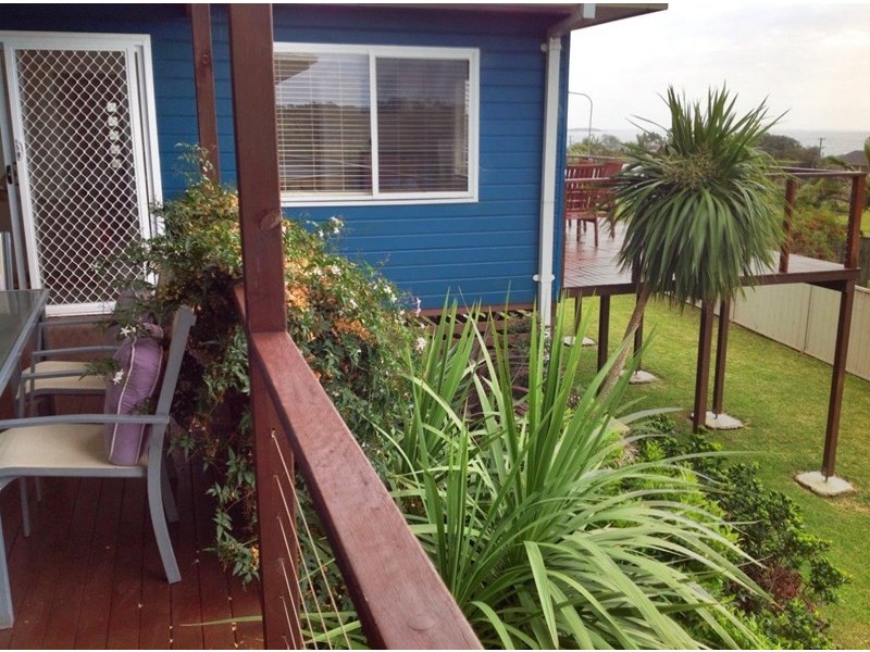 32 Emerald Drive, Diamond Beach NSW 2430