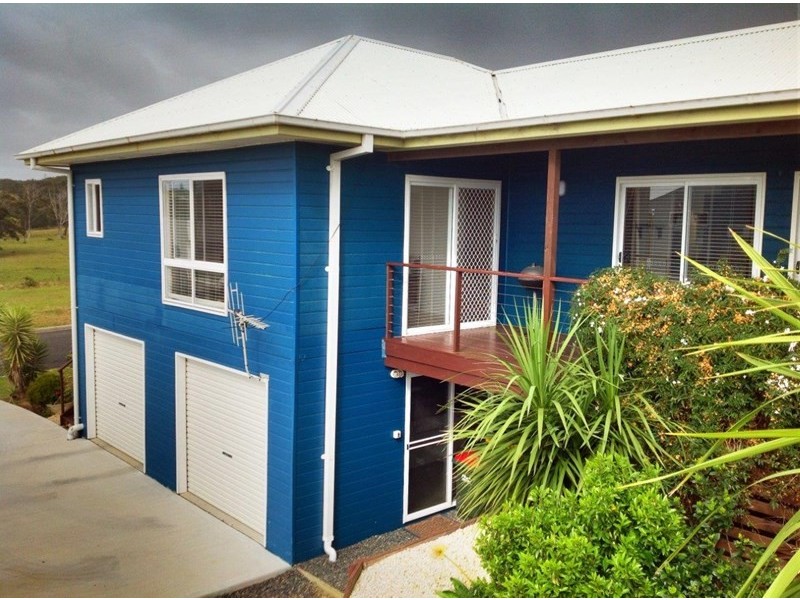 32 Emerald Drive, Diamond Beach NSW 2430