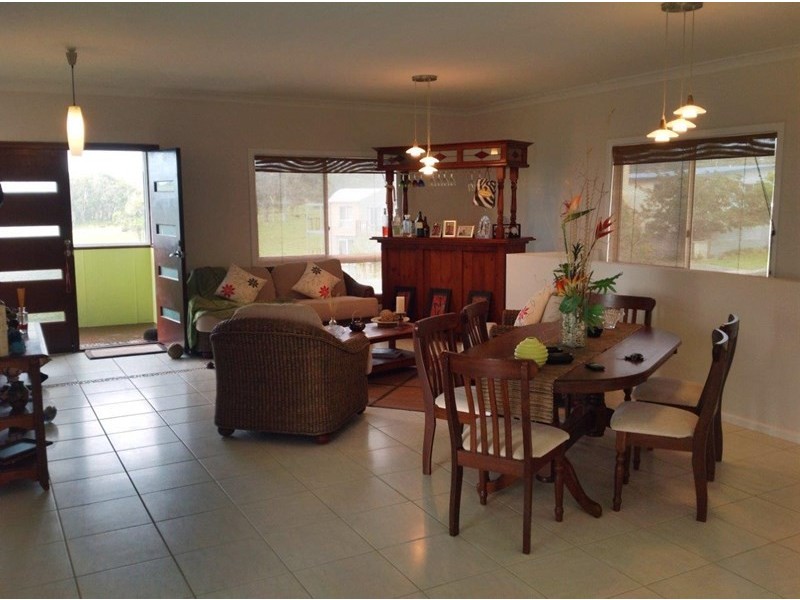 32 Emerald Drive, Diamond Beach NSW 2430