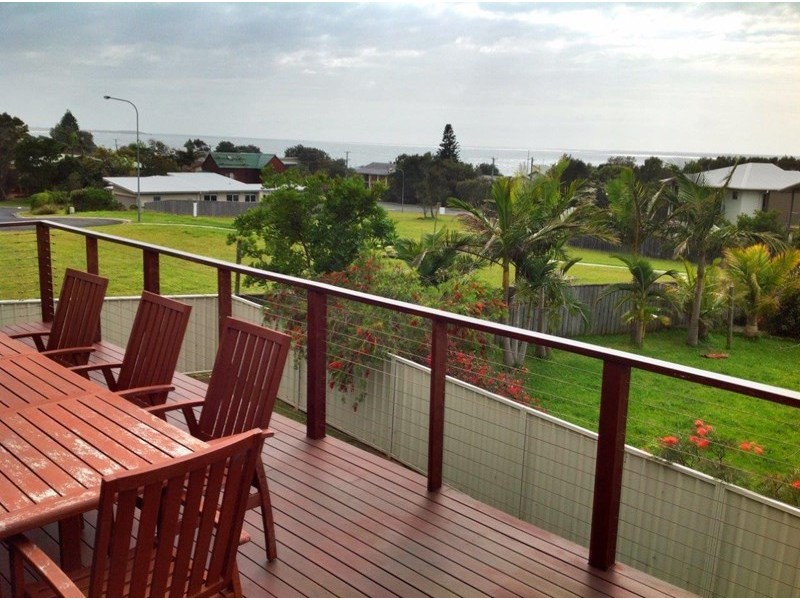 32 Emerald Drive, Diamond Beach NSW 2430