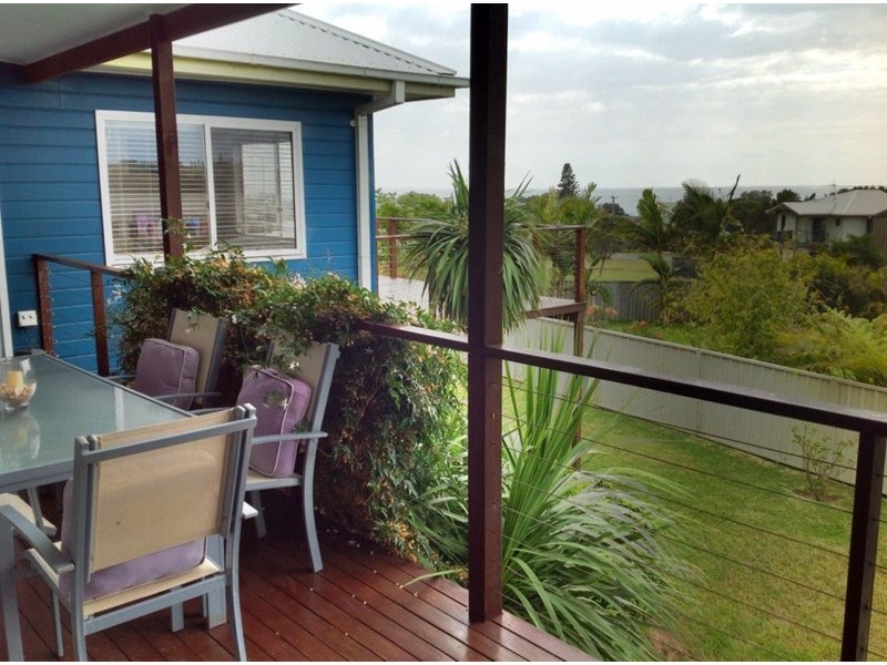 32 Emerald Drive, Diamond Beach NSW 2430