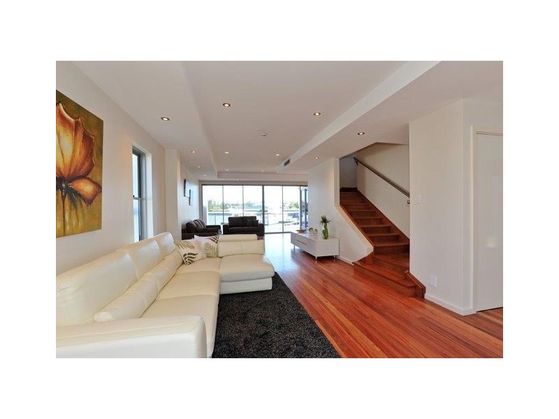 4/4-6 Electra Parade, Harrington NSW 2427